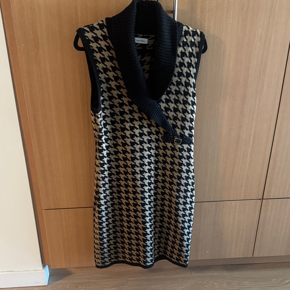 Calvin Klein Black and Cream Houndstooth Dress medium / size 6
